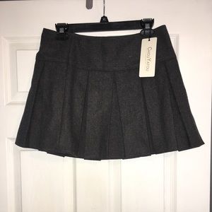 Gray pleated skirt